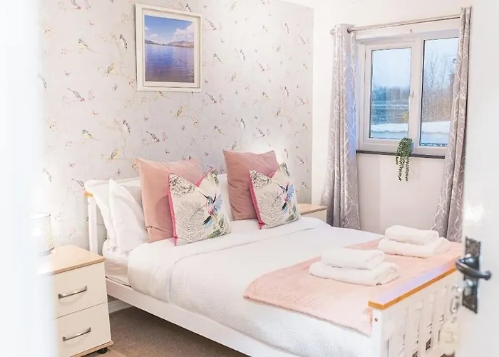 4br Steps From Town Centre 度假居 *