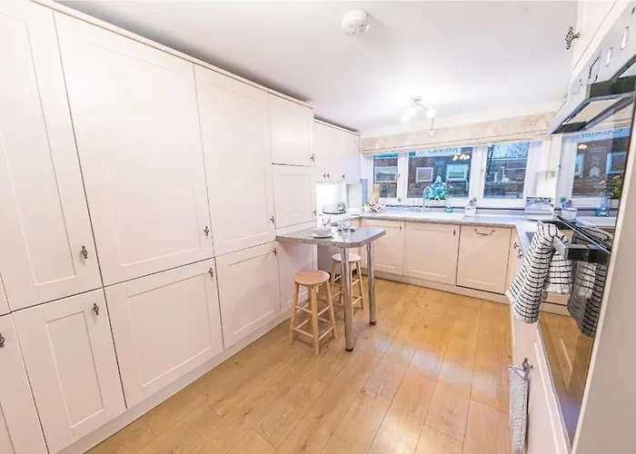 4br Steps From Town Centre * 凯西克